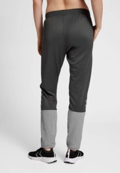 Hummel Action- Trainingsbroek - Forged Iron 12 Hummel Action- Trainingsbroek - Forged Iron -Hummel 161956a0f78a4219b0f122c9d18936b3