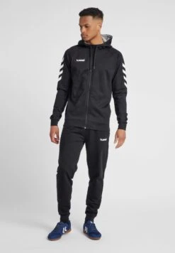 Hummel Zip Hoodie - Sweater Met Rits - Black 11 Hummel Zip Hoodie - Sweater Met Rits - Black -Hummel 36f69cfb3371459d9008bf866d2461c2