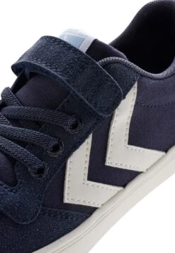 Hummel Slimmer Stadil Low Jr - Sneakers Laag - Black Iris 7 Hummel Slimmer Stadil Low Jr - Sneakers Laag - Black Iris -Hummel 7474e31ffd9b42569c26cdaf9a89c9b0