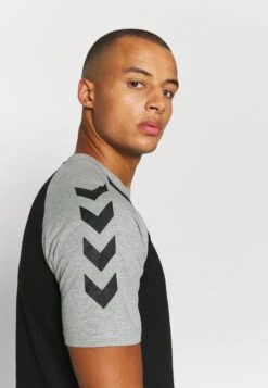 Hummel Legacy Blocked - T-Shirt Print - Black -Hummel 90434227b3f6461e9d0fdd7da75768bc