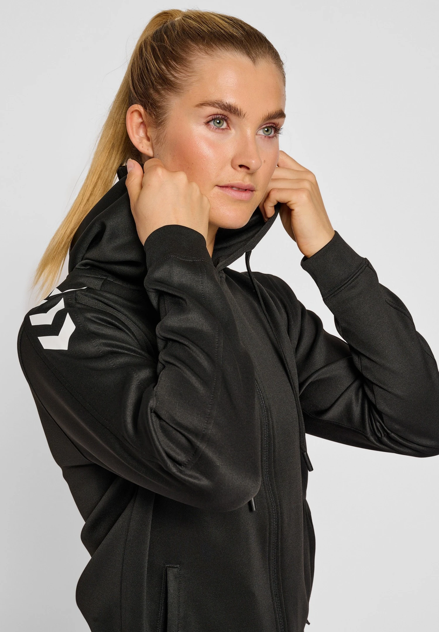 Hummel Core- Sweater Met Rits - Black 6 Hummel Core- Sweater Met Rits - Black - Afbeelding 4