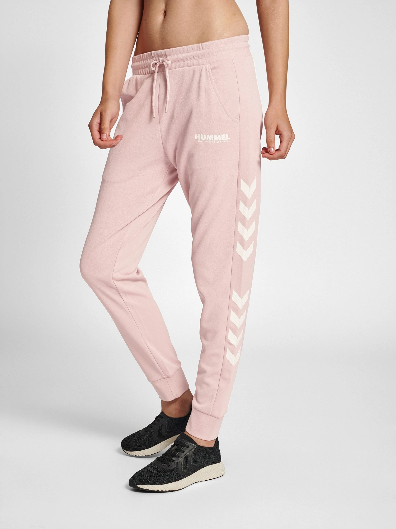 Hummel Legacy Poly Regular- Trainingsbroek - Chalk Pink 3 Hummel Legacy Poly Regular- Trainingsbroek - Chalk Pink