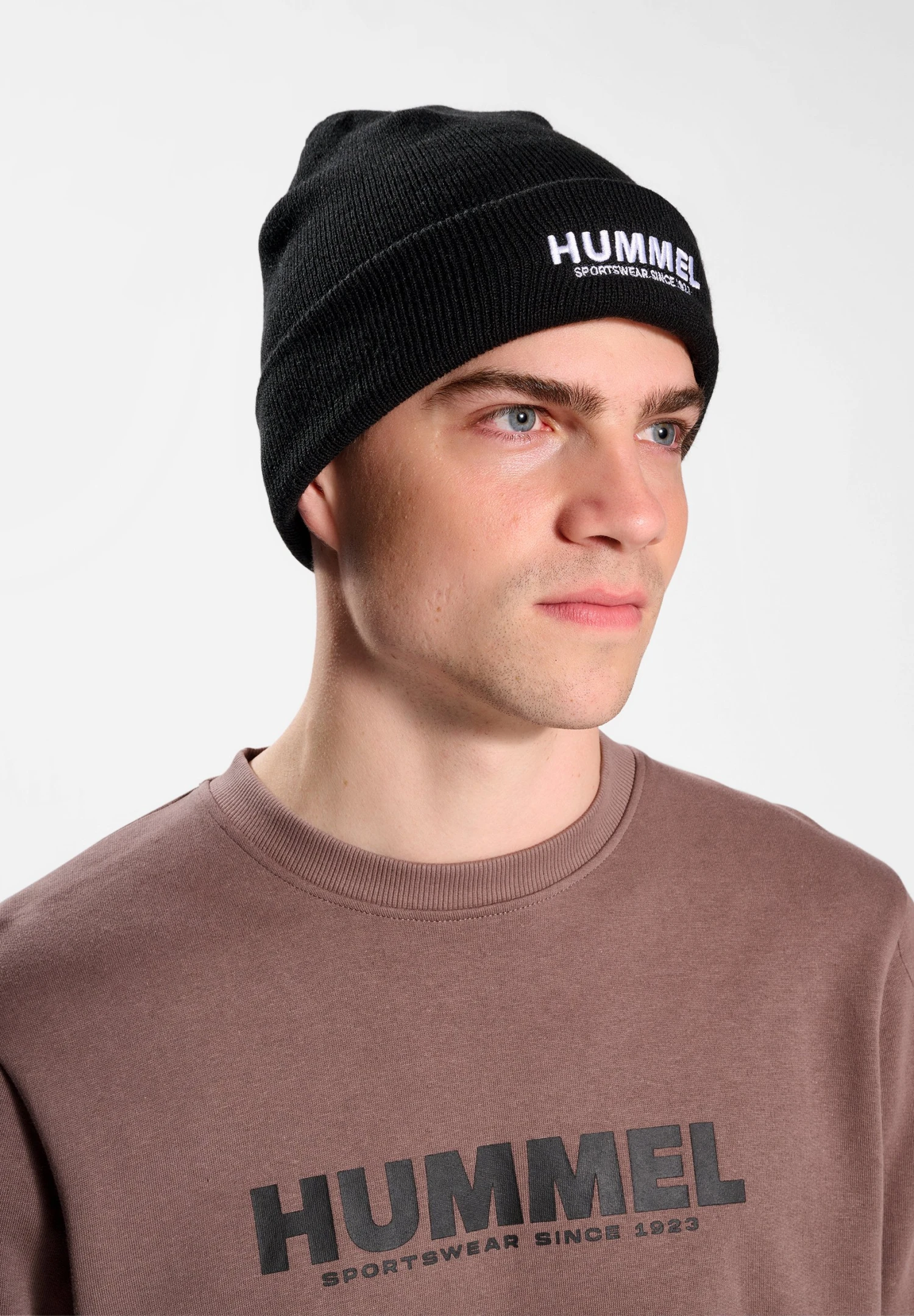 Hummel Legacy Core- Muts - Black 3 Hummel Legacy Core- Muts - Black