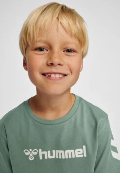 Hummel UnisexNovet Set - Trainingspak - Laurel Wreath -Hummel def81ba6c70140188faa8e974e4eadd9