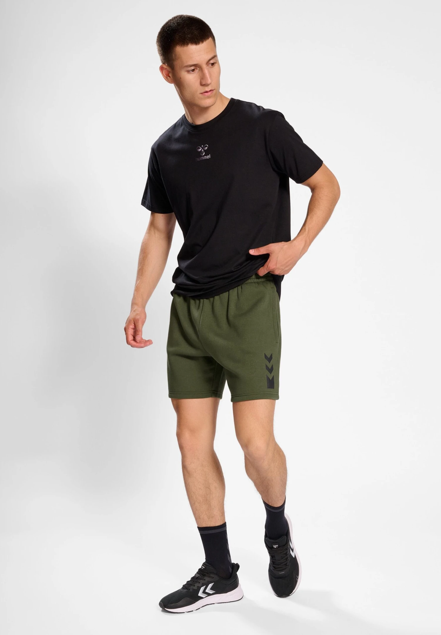 Hummel Active- Korte Broeken - Olive Night 4 Hummel Active- Korte Broeken - Olive Night - Afbeelding 2