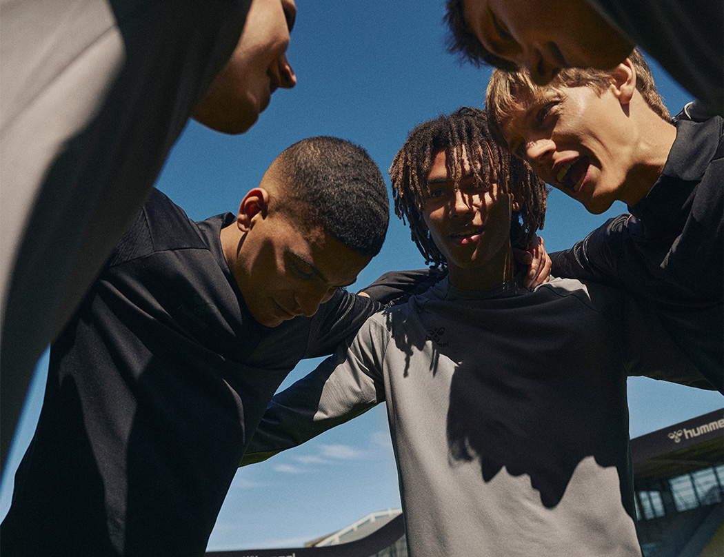 Hummel -Hummel 270525 split members desk